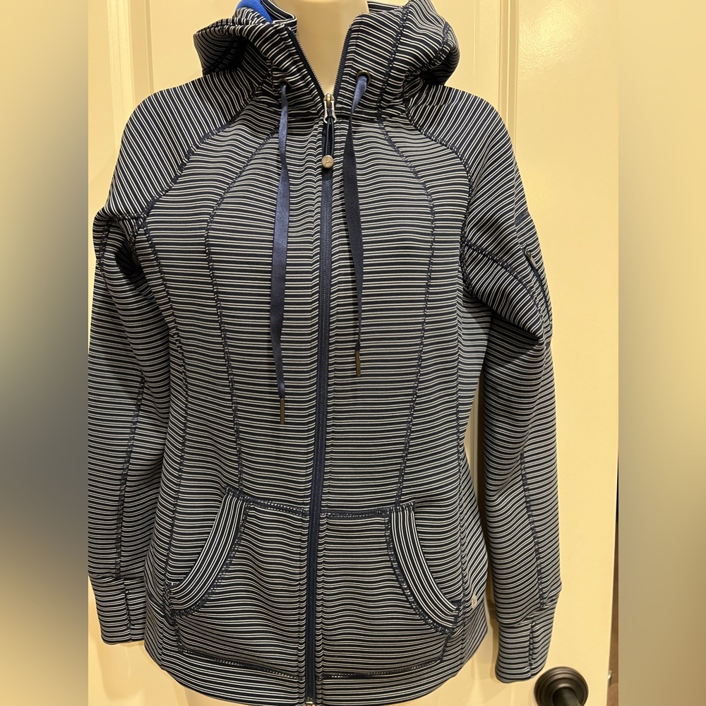 Women’s scuba style jacket.  90 degree by reflex. Small